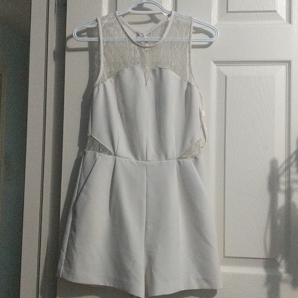 [SALE 3/40$] DYNAMITE WHITE ROMPER